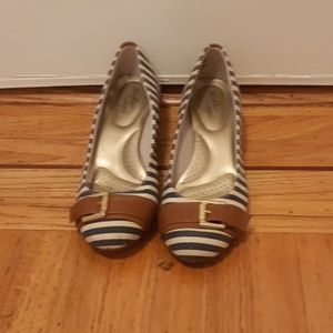 Wedge shoes